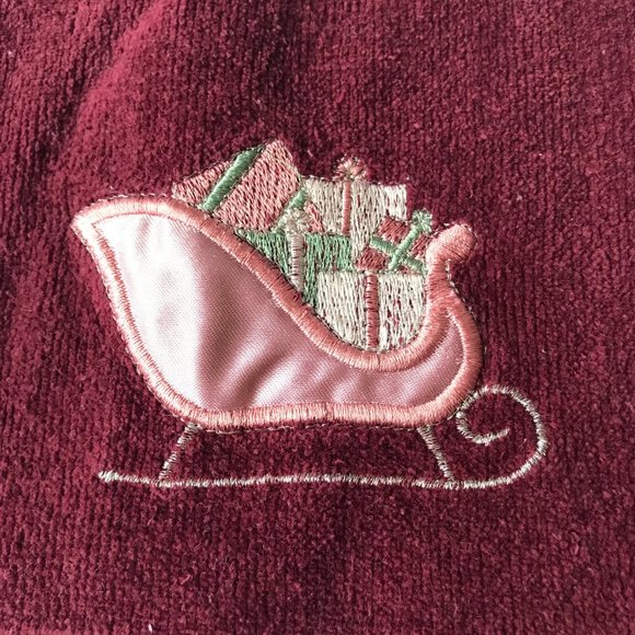 Vintage Christmas Sleigh Tea Towel Embroidered Hand Kitchen Bath Pink Burgundy - Picture 6 of 11